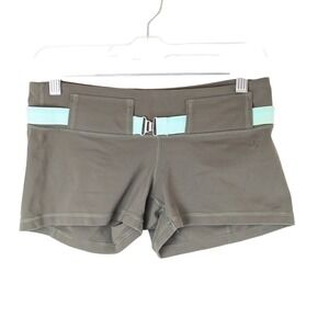Lululemon‎ Globe Trot Shorts Grey Running Athletic Shorts Belted Accent Size 4